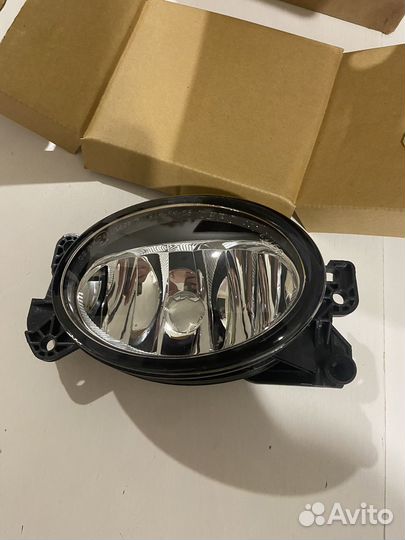Фара противотуманная правая Mercedes W211