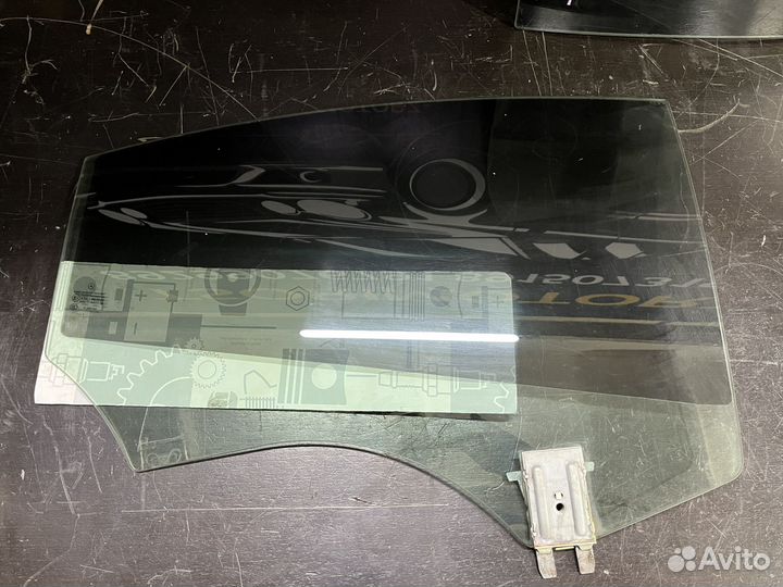 Стекло двери мерседес w218 cls500