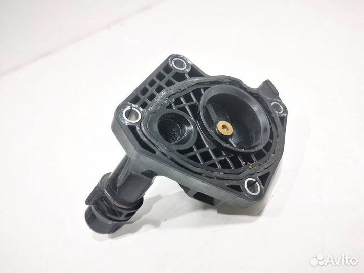 Корпус термостата BMW 5 G30/G31 G30 2019