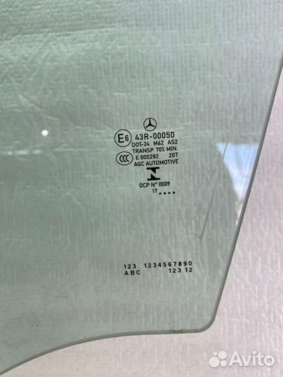 Стекло двери переднее левое Mercedes Benz E-Class