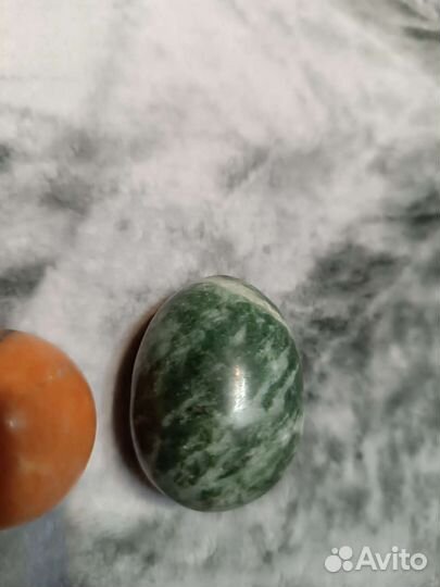 Массажные шар и яйцо из натурального камня Китай