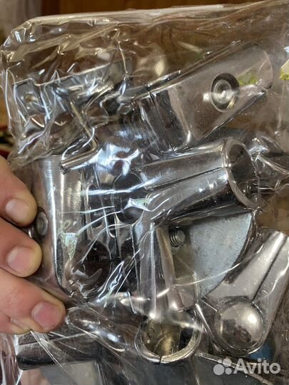 Крепления для полок в магазин