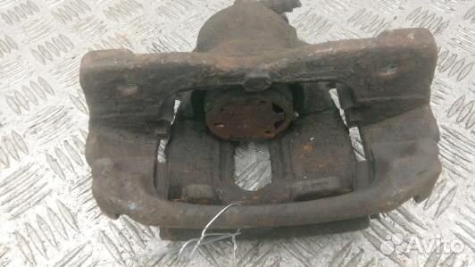 Суппорт тормозной передний правый toyota auris E15