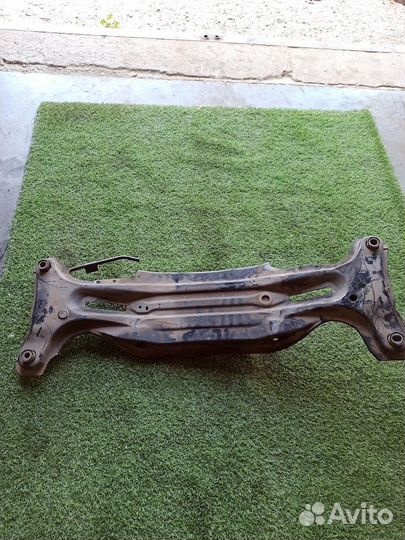 Подрамник задний Toyota Camry 40