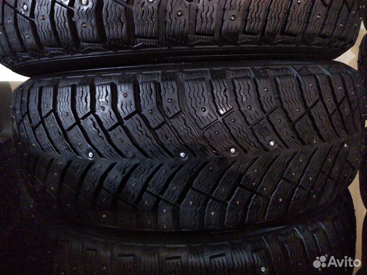 Michelin X-Ice North 4 SUV 235/60 R18