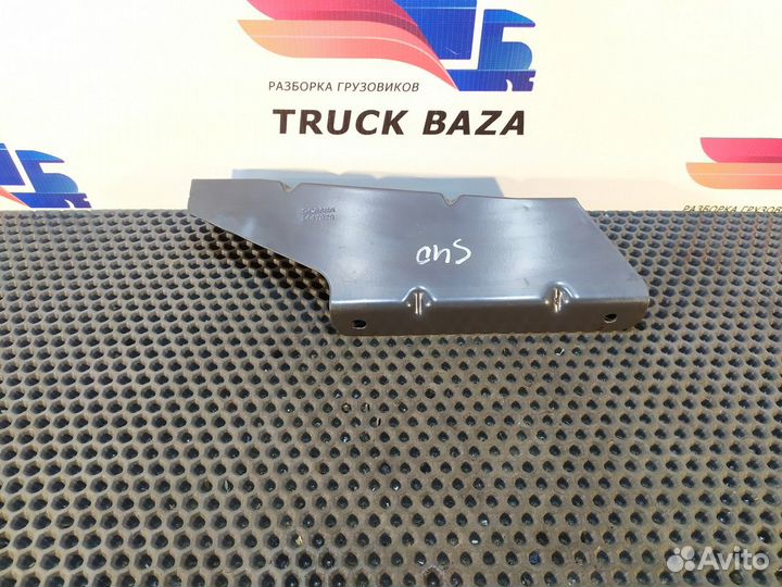 1447929 Кронштейн усилителя бампера левый