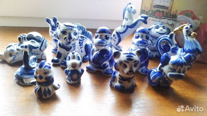Маленькие фигурки гжель