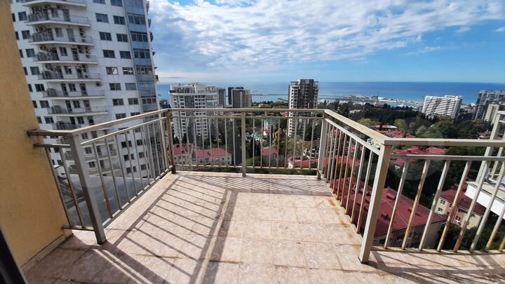 2-к. квартира, 67 м², 8/9 эт.