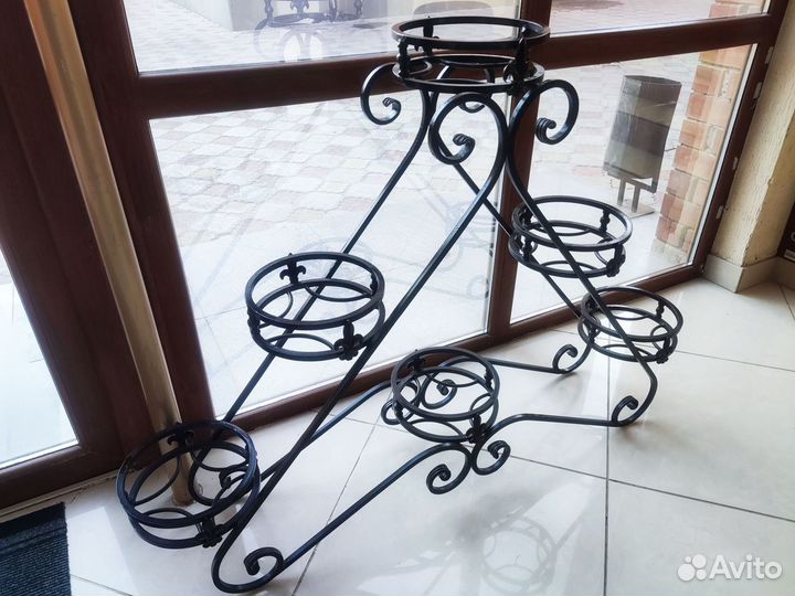 Подставка под цветы метал кованная