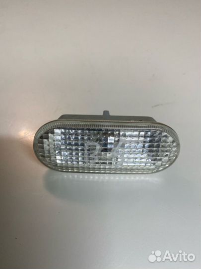 Повторитель поворота в крыло Volkswagen Passat B5