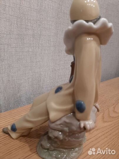 Фарфоровые статуэтки