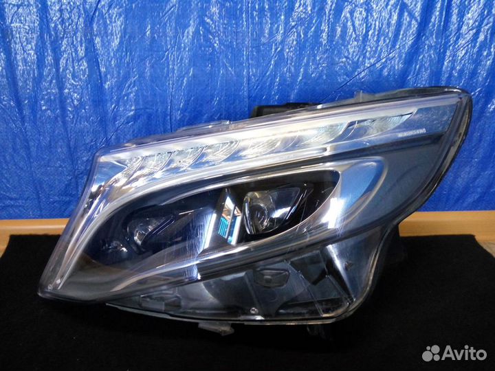Фара W447