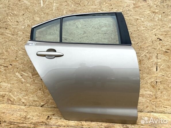 Стекло двери заднее правое Toyota Corolla E210