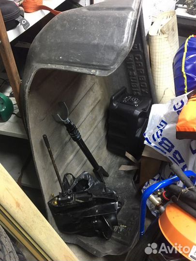 Коврик багажника на Паджеро (пластиковый поддон в