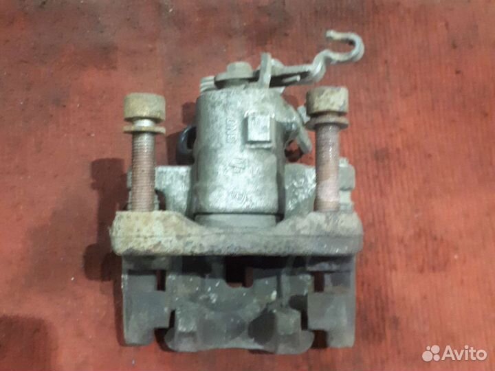 Задний правый суппорт фольксваген гольф 6