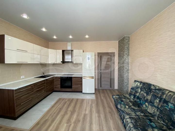 2-к. квартира, 70 м², 14/17 эт.