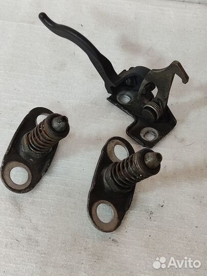 Крюк капота bmw x5 e53