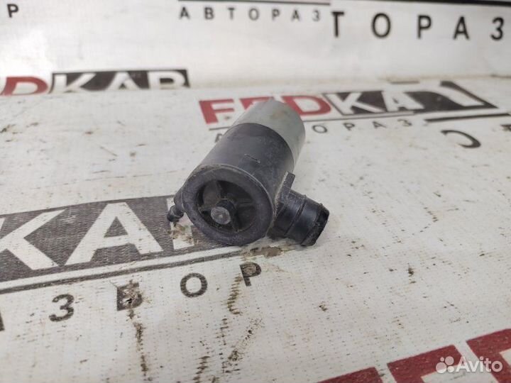 Насос омывателя Toyota Corolla E150 1ZR FE 2012