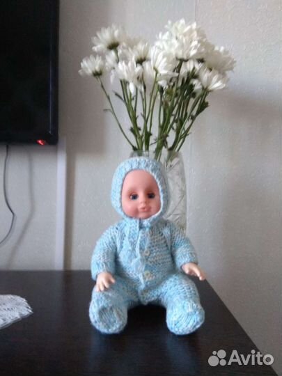 Кукла- пупс в вязаном комбинезоне