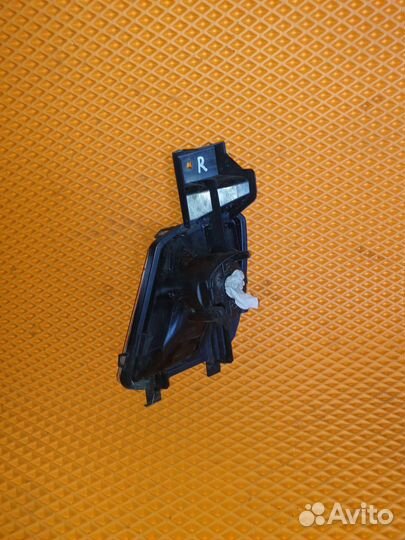 Фара противотуманная правая Пежо 308