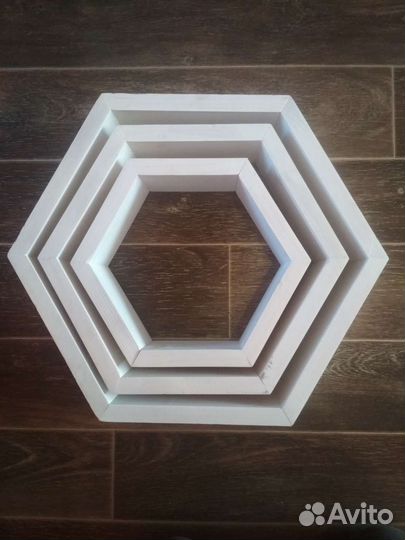 Полочки-соты на стену