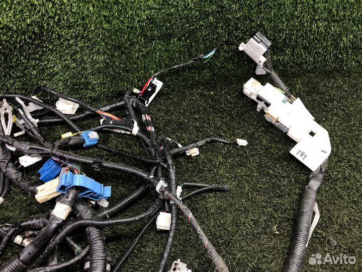 Проводка салона Toyota Noah ZRR75 3zrfe 2007