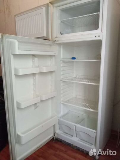 Холодильник бу Саратов узкий