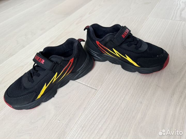 Кроссовки детские 30