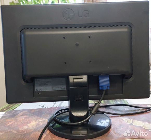 Монитор LG 20 дюймов