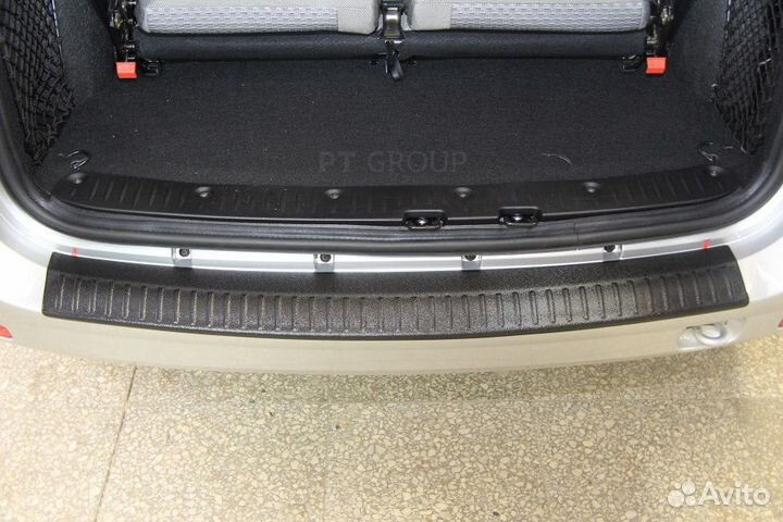 Накладка на задний бампер Лада Ларгус