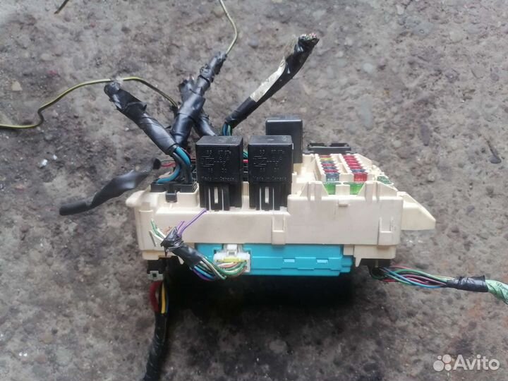 Блок предохранителей салона Митсубиси Галант 8