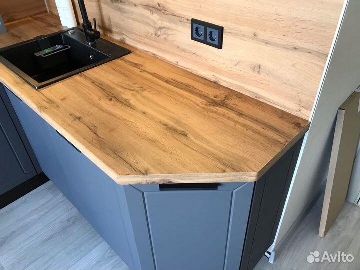 Угловая кухня в наличии