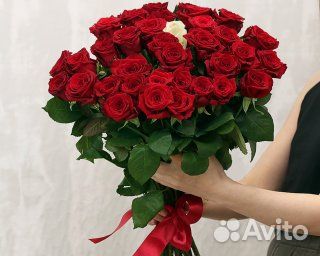 Букет из 51 красной розы 60-70 см (Россия)