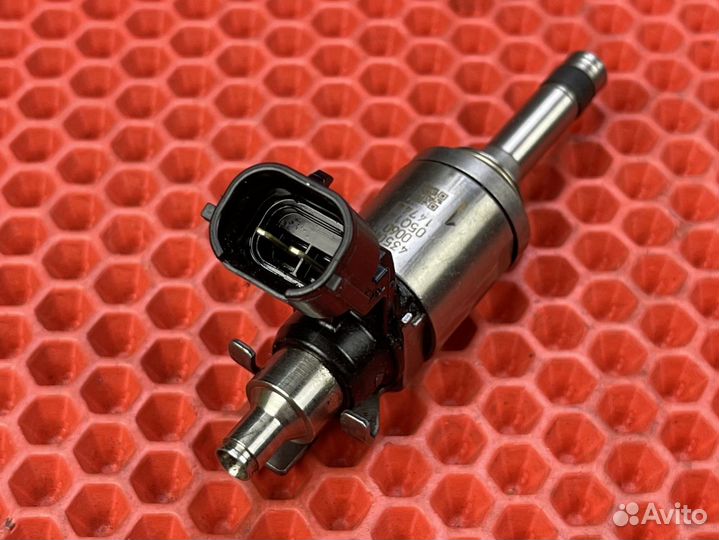 Форсунка топливная Renault Clio 166005721R