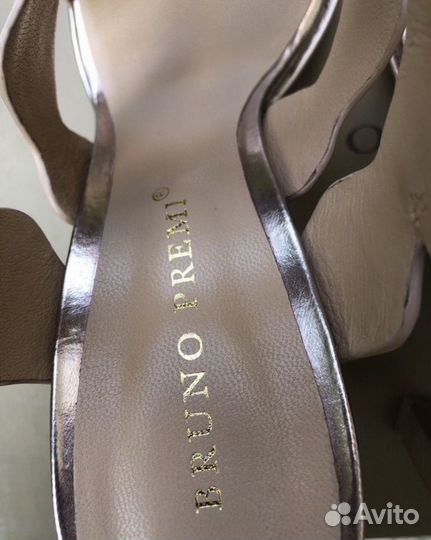 Босоножки новые Bruno Premi