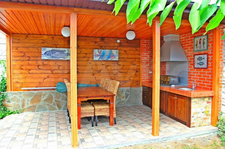 Дом 200 м² на участке 9 сот.