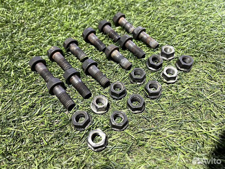 Болт привода передний Toyota Lite Ace Noah CR50