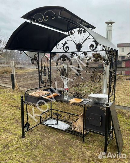 Мангал с крышей