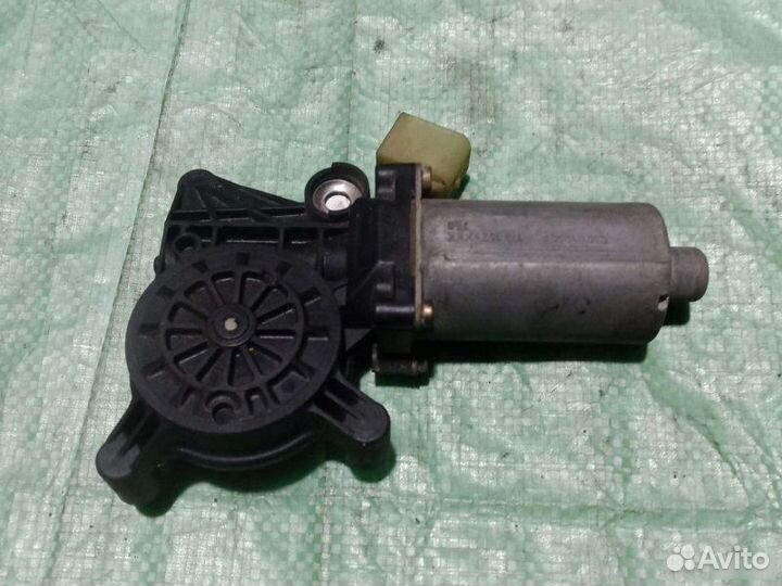 Мотор стеклоподъемника передний Mercedes-Benz W210