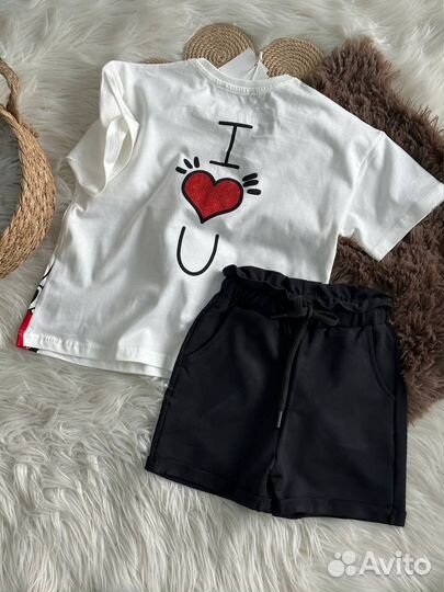 Костюм на девочку новый