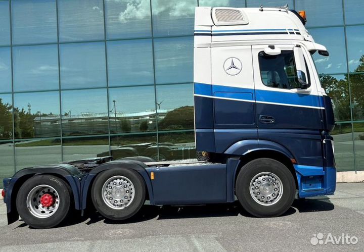 Pазбираем грузовик Mercedes-Benz Actros mpiv с 201