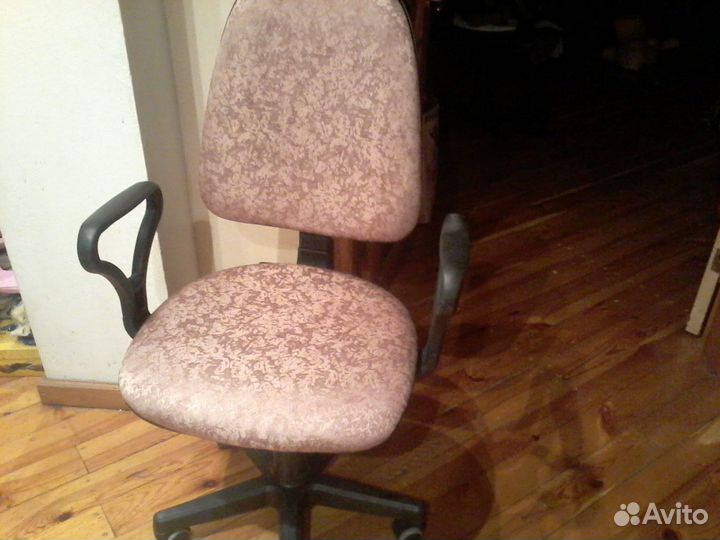 Продам компьютерные стулья/кресла