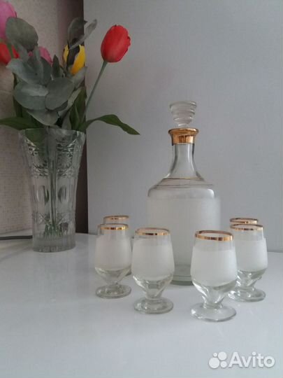 Графин с рюмками