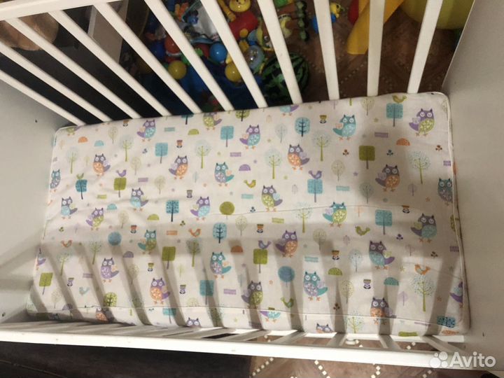 Детская кровать с маятником и ящиком