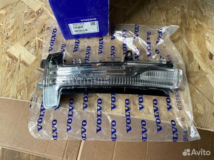 Повторитель поворота левый Volvo xc60