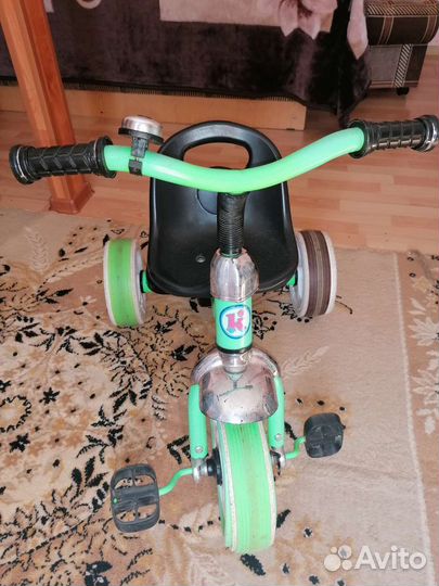 Трехколесный велосипед