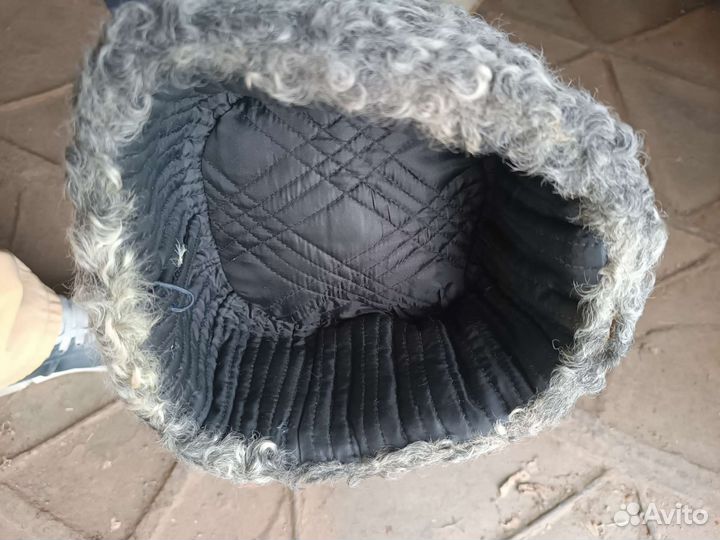 Каракулевая шапка