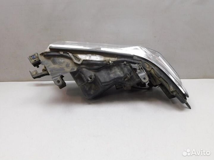 Фара правая Toyota Land Cruiser