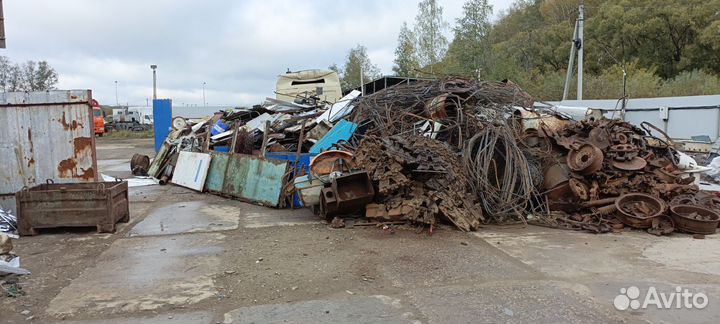 Покупаем и вывозим металлолом макулатуру