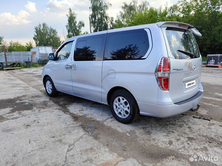 Hyundai Grand Starex 2.5 AT, 2010, 240 000 км